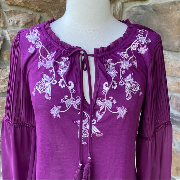 WHBM Long Sleeve Embroidered Top - Picture 7 of 16